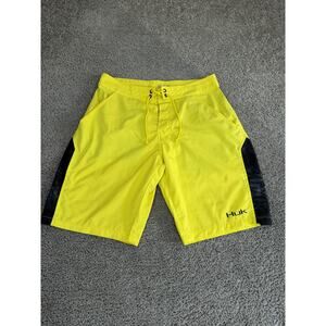 Huk Shorts Mens 32 Yellow 10 In Inseam Performance Fishing Hybrid Boardshorts